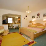 Haus Alpengluehn דירה *