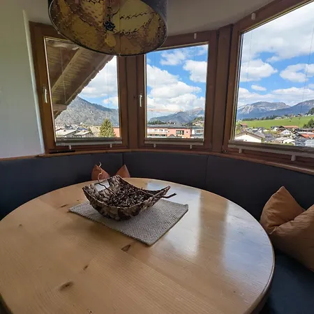 Haus Alpengluehn Apartamento